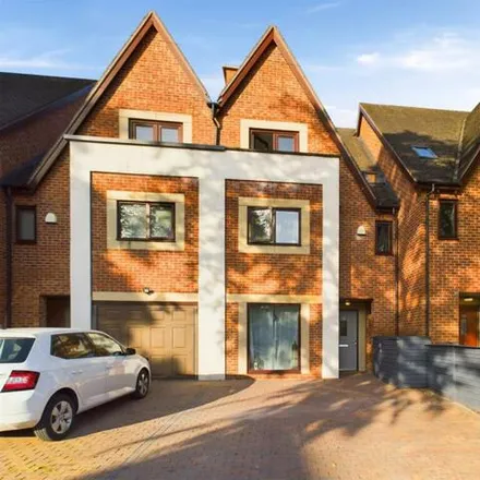 Buy this 5 bed townhouse on Darley Avenue in Manchester, M21 7GG