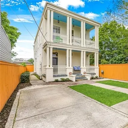 Image 4 - 2119 Harmony Street, New Orleans, LA 70115, USA - House for sale
