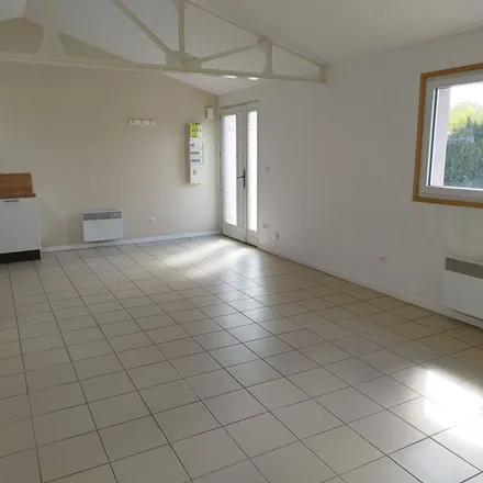 Rent this 3 bed apartment on 18 Rue de Verdun in 62540 Marles-les-Mines, France