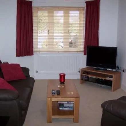 Image 3 - Witan Way, Witney, OX28 6FH, United Kingdom - Apartment for rent