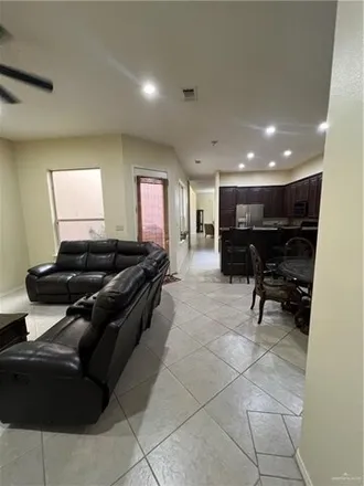 Image 4 - 3153 South 6th Lane, McAllen, TX 78503, USA - House for sale