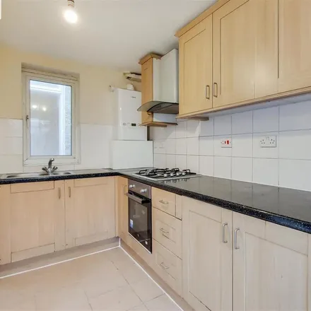Image 7 - Valnay Street, London, SW17 9PD, United Kingdom - Townhouse for rent