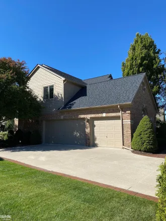 Image 2 - 17258 Country Club Drive, Macomb Township, MI 48042, USA - House for sale