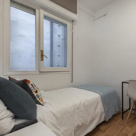 Image 3 - Carrer de Balmes, 199, 08001 Barcelona, Spain - Room for rent