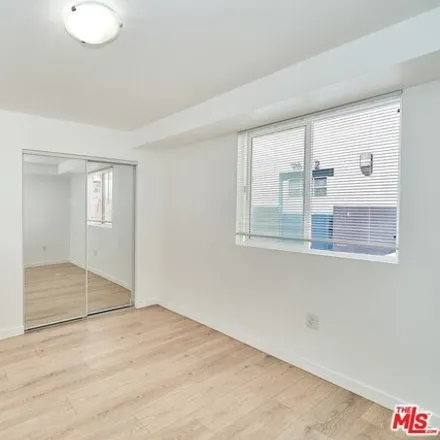 Image 4 - Metro 605, South Lorena Street, Los Angeles, CA 90023, USA - Townhouse for rent