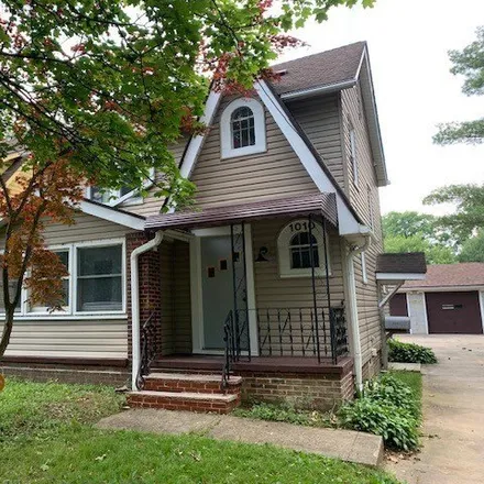 Buy this 3 bed house on 1010 Dover Ave in Akron, Ohio