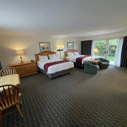 Image 5 - Weathervane Terrace Inn & Suites, Pine River Lane, Charlevoix, MI 49720, USA - Condo for sale
