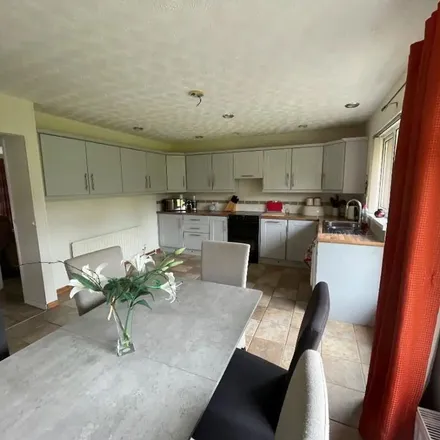 Image 8 - Prospect Downs South, Carrickfergus, BT38 8HW, United Kingdom - Apartment for rent