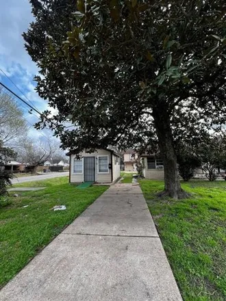 Rent this 1 bed apartment on 3989 Kashmere Street in Houston, TX 77026