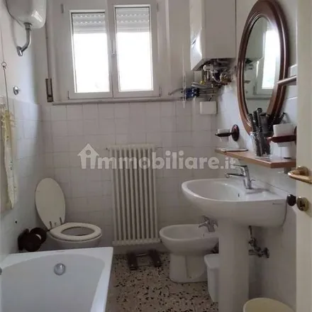 Image 2 - Via Francesco Petrarca, 60128 Ancona AN, Italy - Apartment for rent