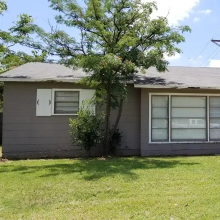 Rent this 3 bed house on 1919 43rd Street in Lubbock, TX 79412