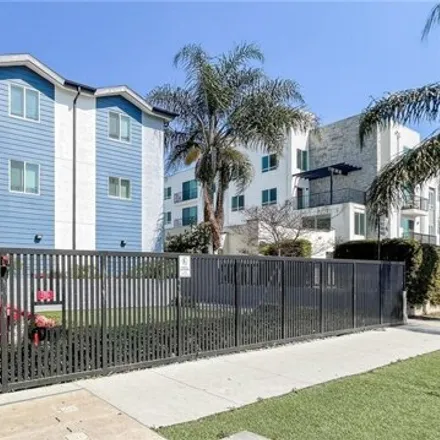 Image 1 - 3998 Norumbega Court, Los Angeles, CA 90037, USA - Townhouse for sale