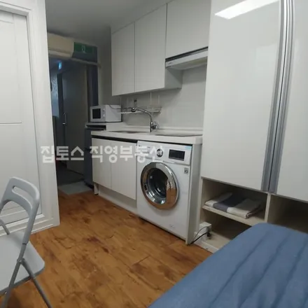 Rent this studio apartment on 서울특별시 성북구 정릉동 716-73