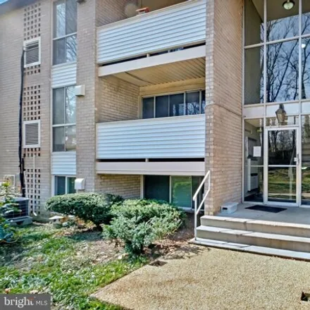 Buy this 3 bed condo on 5600 Bismach Drive in Springfield, VA 22312