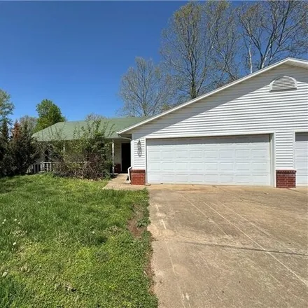Rent this 3 bed house on 3080 West Mica Street in Fayetteville, AR 72704