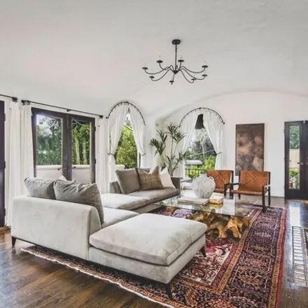 Image 9 - Piazza del Sol, 8439 West Sunset Boulevard, West Hollywood, CA 90069, USA - House for sale