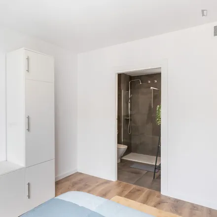 Image 4 - Carrer de los Castillejos, 177, 08013 Barcelona, Spain - Apartment for rent