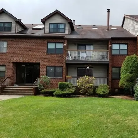Rent this 1 bed house on 400 Maple Hill Drive in Woodbridge Township, NJ 07095