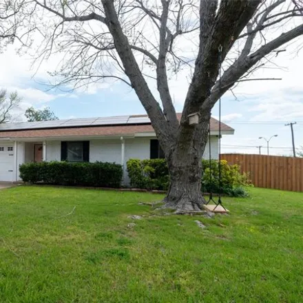 Rent this 3 bed house on 4413 Via del Norte in Mesquite, TX 75150
