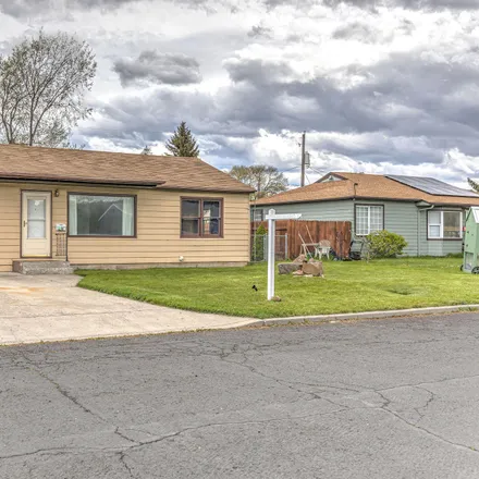 Buy this 3 bed house on 206 Southwest Ewen Street in Prineville, OR 97754