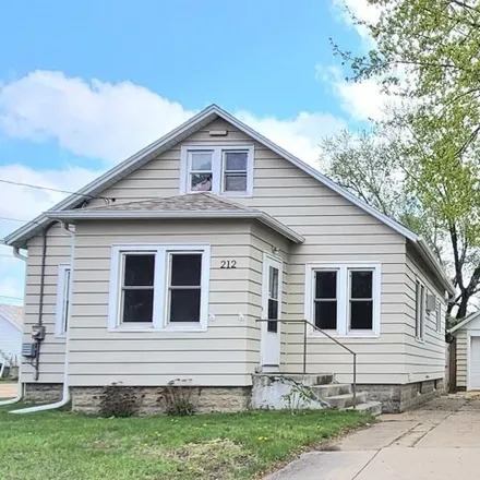 Buy this 3 bed house on 212 Lincoln Street in Mauston, WI 53948