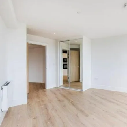Image 4 - Purley Downs Road, London, CR8 1HA, United Kingdom - Apartment for rent