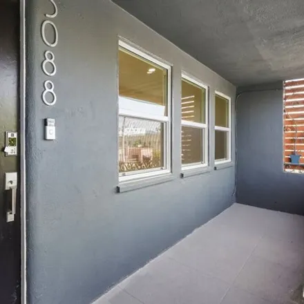 Image 4 - 5088 Lemon Grove Avenue, Los Angeles, CA 90029, USA - Condo for sale