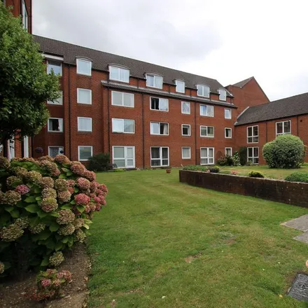 Image 2 - Hulbert Road, Waterlooville, PO7 7JY, United Kingdom - Apartment for rent