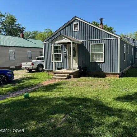 Buy this 3 bed house on 224 East 18th Street in Baxter Springs, KS 66713