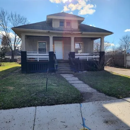 Buy this 3 bed house on 599 Meade Street in Saginaw, MI 48602