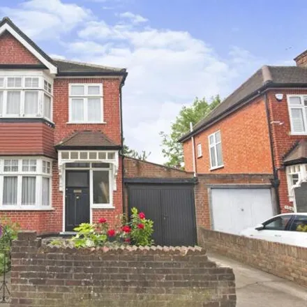 Buy this 3 bed duplex on Drayton Road in London, NW10 4DG