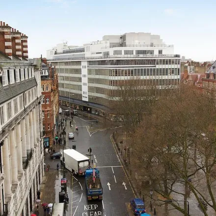 Rent this 2 bed apartment on Sloane Square House in Sloane Gardens, London
