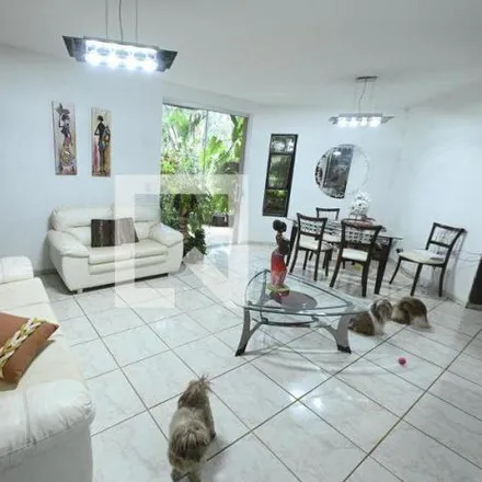 Rent this 4 bed house on Rua T in Vila Santa Isabel, Goiânia - GO