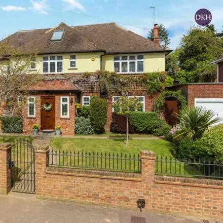 Buy this 5 bed house on Woodwaye in Watford, WD19 4TS