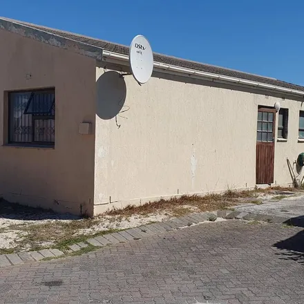 Image 4 - Strandfontein Road, Pelikan Park, Western Cape, 7941, South Africa - Apartment for rent