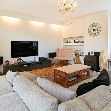 Rent this 5 bed apartment on Fair Oaks in Coombe Hill Road, London