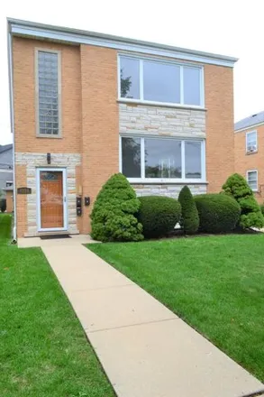 Rent this 3 bed apartment on 6059 North Sauganash Avenue in Chicago, IL 60646