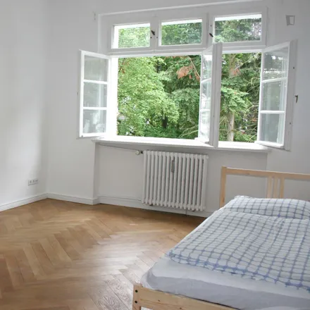 Rent this 5 bed room on Kranzer Straße 5 in 14199 Berlin, Germany