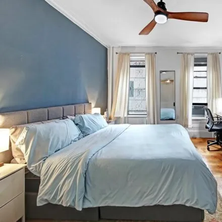 Image 4 - 244 East 90th Street, New York, NY 10128, USA - Apartment for sale