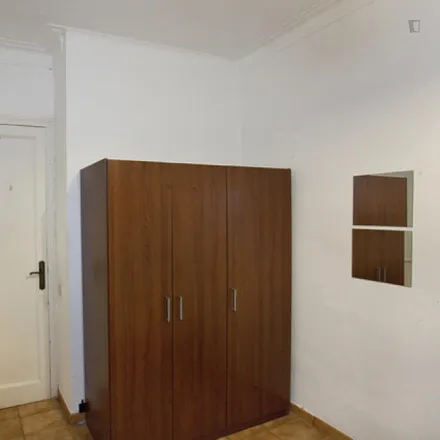 Rent this 6 bed room on Avinguda de la República Argentina in 45, 08023 Barcelona