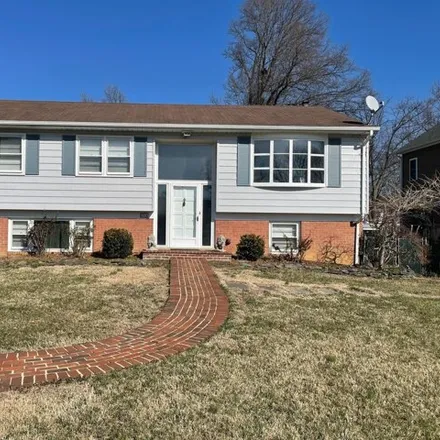 Rent this 3 bed house on 6104 Briarview Court in Franconia, VA 22310
