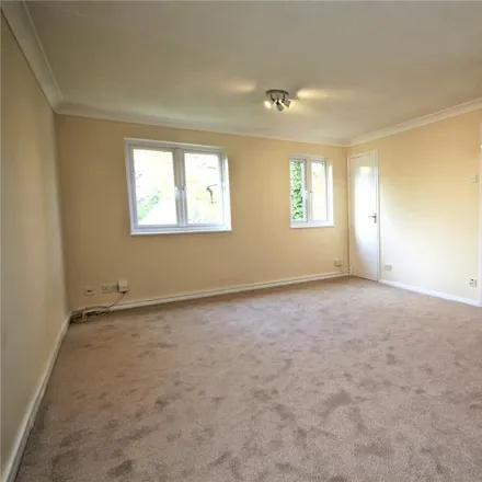 Image 4 - Eastmead, Marston Road, Horsell, GU21 3BQ, United Kingdom - Apartment for rent