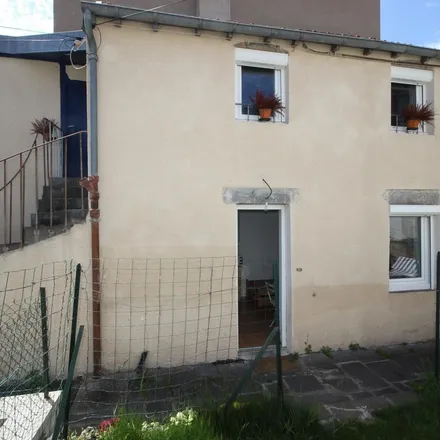 Image 5 - 40 Rue du Commerce, 63200 Riom, France - Apartment for rent