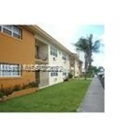 Image 2 - 7920 East Drive, North Bay Village, Miami-Dade County, FL 33141, USA - Condo for sale