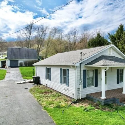 Buy this 3 bed house on 215 Painter Street in Tazewell, VA 24651