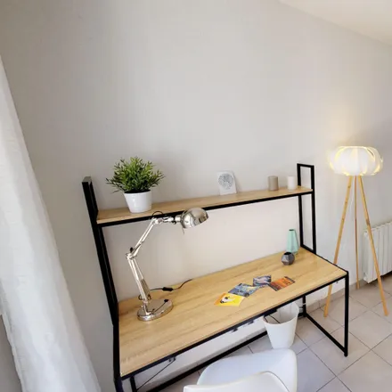 Rent this 4 bed room on 12 rue des Bons Enfants