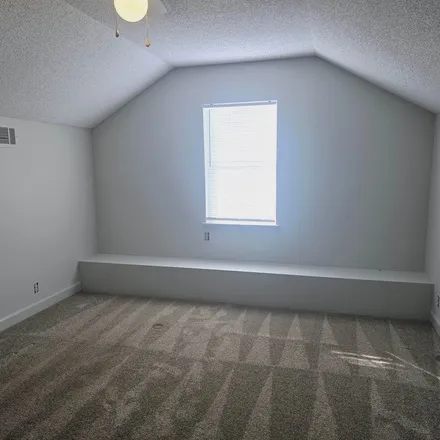 Rent this 2 bed apartment on 998 North Ash Street in Springfield, Effingham County