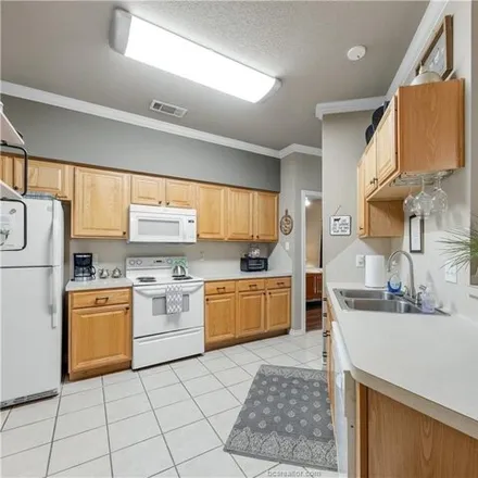 Image 8 - 135 Fraternity Row, College Station, TX 77845, USA - Condo for sale