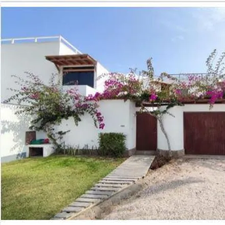 Buy this 5 bed house on Óvalo Grau in San Vicente de Cañete, Peru