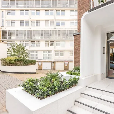 Rent this studio apartment on 3 Markham Place in London, SW3 3JX
